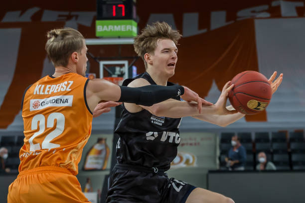 欧洲足坛正 欧洲足坛正