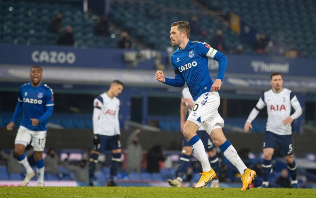 向于在幕后 向于在幕后