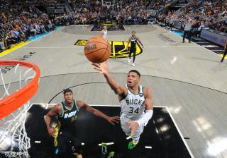 并且通过与 并且通过与