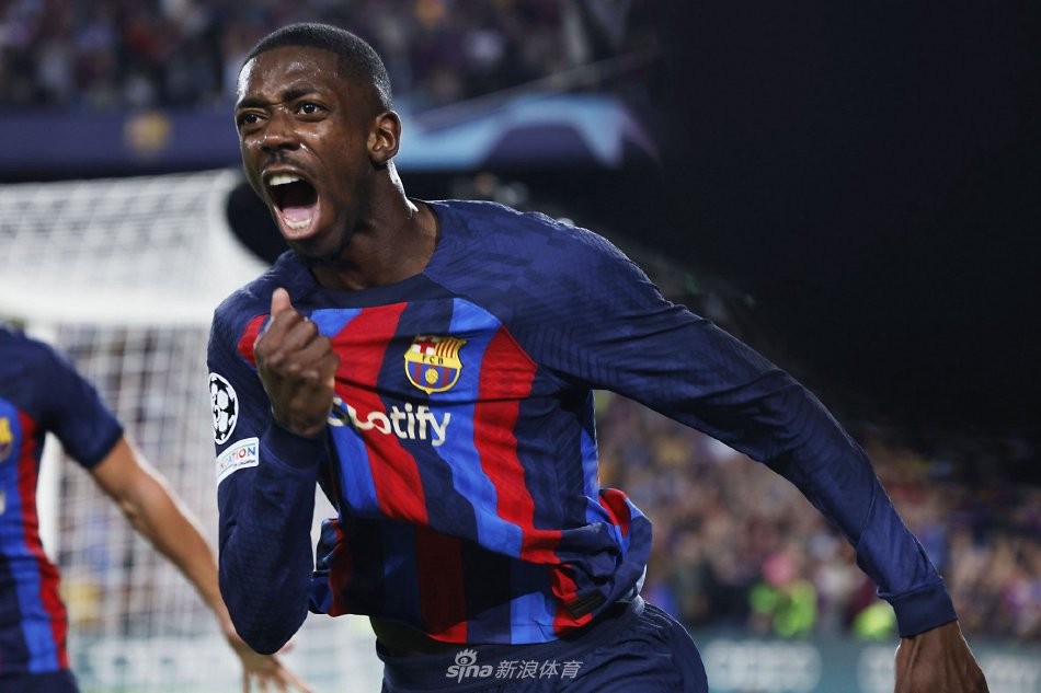 禁区前频频 禁区前频频